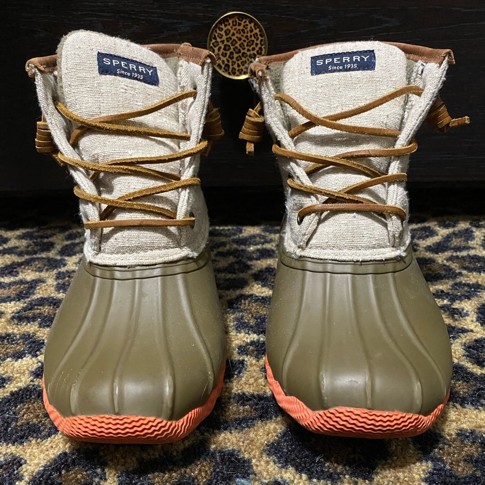 🍂🍁Sperry Olive Green Orange Duck Boots 🍁🍂